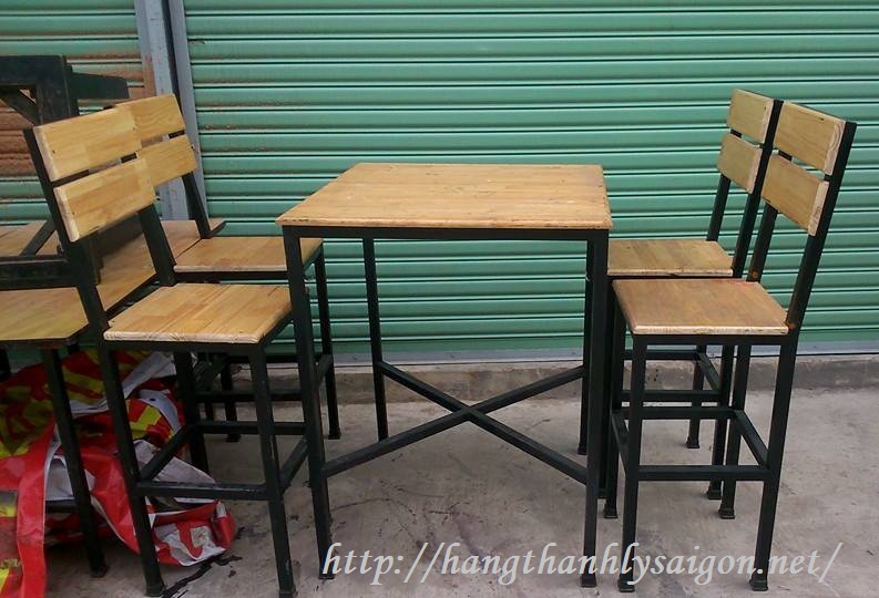 BÁN THANH LÝ BÀN GHẾ NHÀ HÀNG CHÂN SẮT