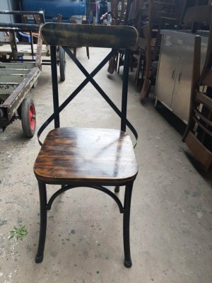 BÁN THANH LÝ  GHẾ SẮT CAFE ỐP GỖ LƯNG CHÉO