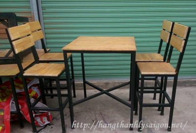 BÁN THANH LÝ BÀN GHẾ NHÀ HÀNG CHÂN SẮT